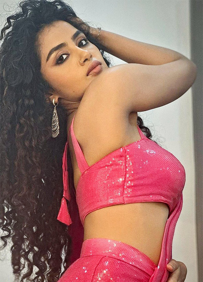 ట్రెండింగ్లో ‘అనుపమ పరమేశ్వరన్’ (ఫొటోలు) Actress Anupama